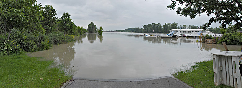 Hochwasser 2013 Entlastungsrinne