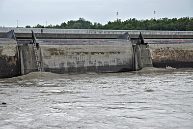 Hochwasser 2013 Entlastungsrinne Wehr 2