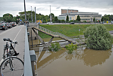 Hochwasser 2013 Stadionbrücke