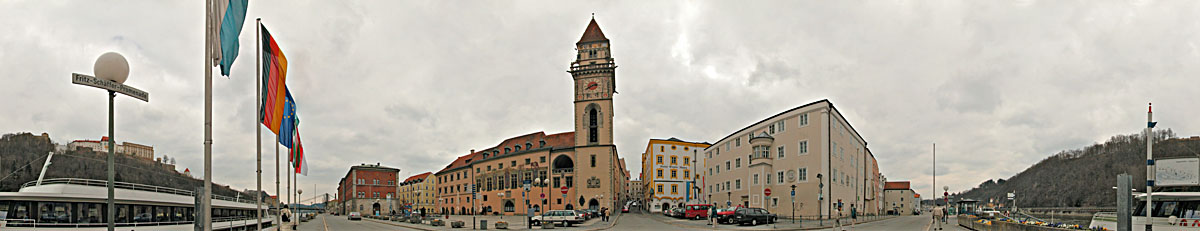 Rathausplatz Passau - Klick fr größeres Bild